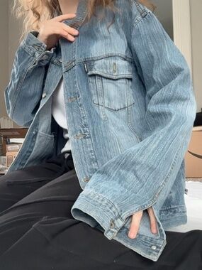 Vintage Oversized Blue Denim Jacket from Madrid Women’s